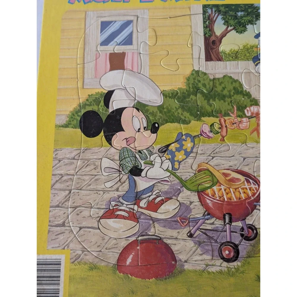 Vintage Jaymar Disney Mickey Minnie Backyard BBQ 30 Pc Inlaid Tray Puzzle #2314